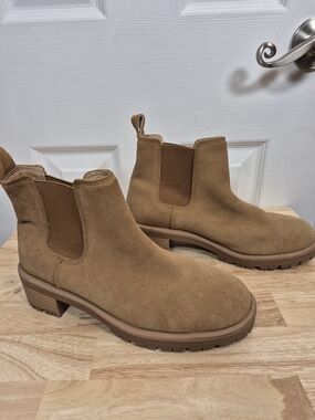 Blondo Mayes Waterproof Suede Chelsea Boots Tan Camel Chunky Lug Sole 7.5